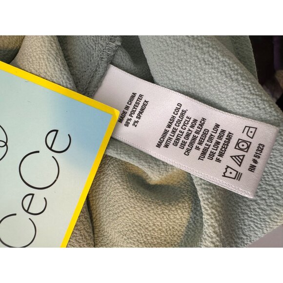 CeCe Circular Trim Pin Tuck Blouse Size Medium Textured Fabric NWT $79 Green - Picture 4 of 8